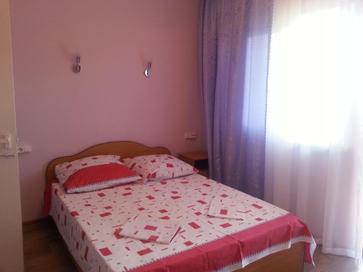 Guest House Yuzhnaya Palmira Pizunda Luaran gambar